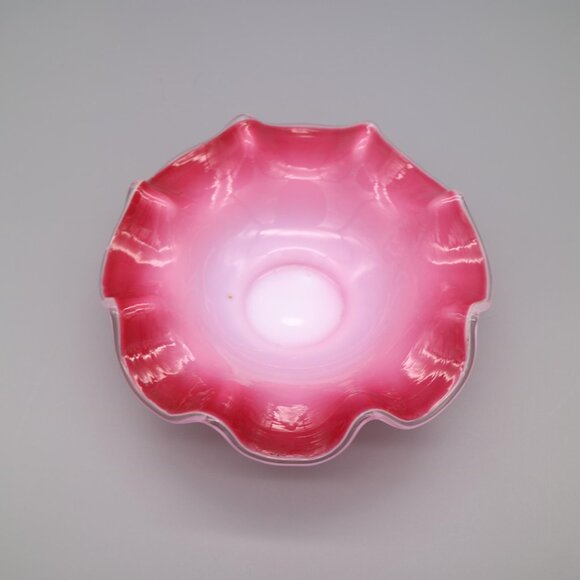 Antique Victorian Pink Cased Glass Ruffled Berry Bowls (Set of 4) - Picture 8 of 11